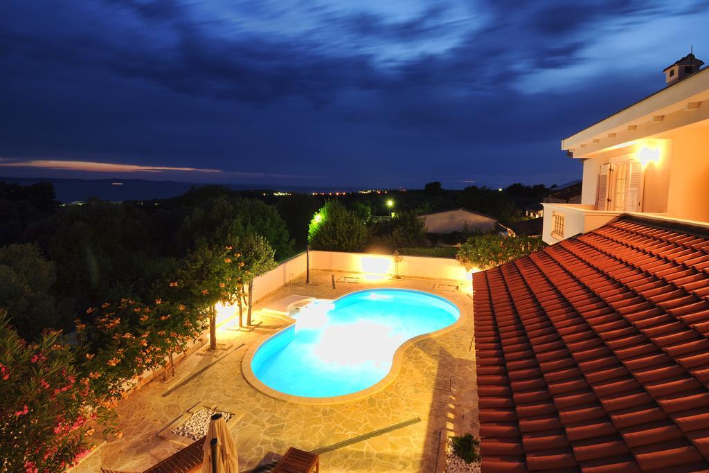 Apartments Villa Marnii Kožino Esterno foto