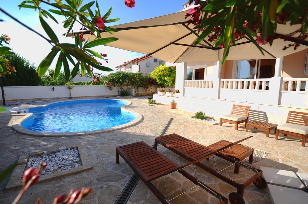 Apartments Villa Marnii Kožino Esterno foto