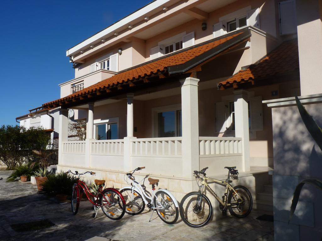 Apartments Villa Marnii Kožino Esterno foto