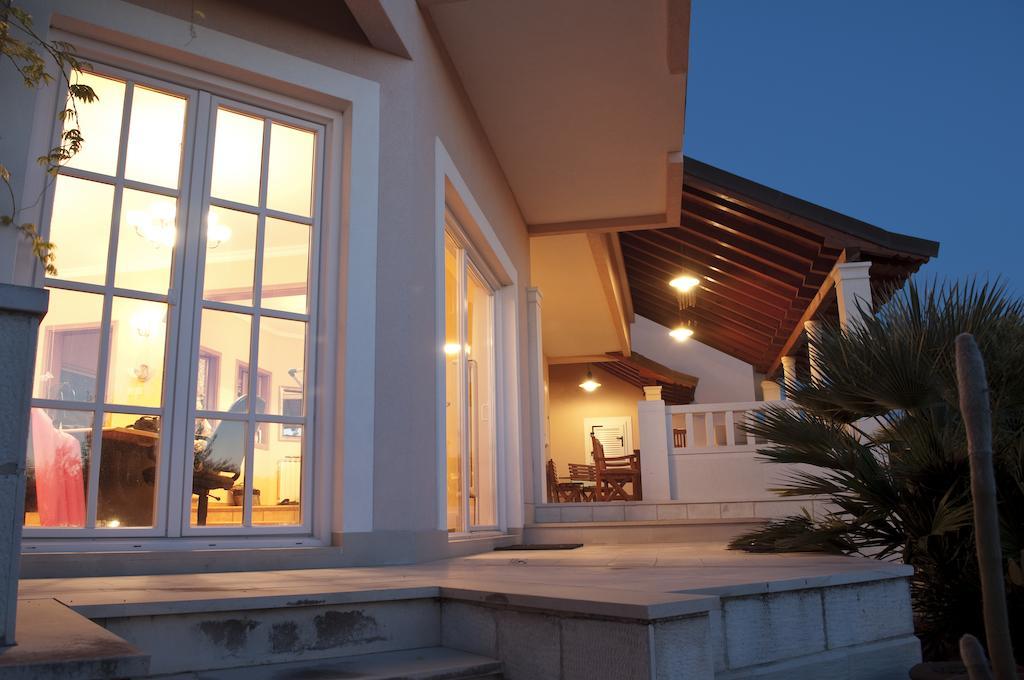 Apartments Villa Marnii Kožino Esterno foto