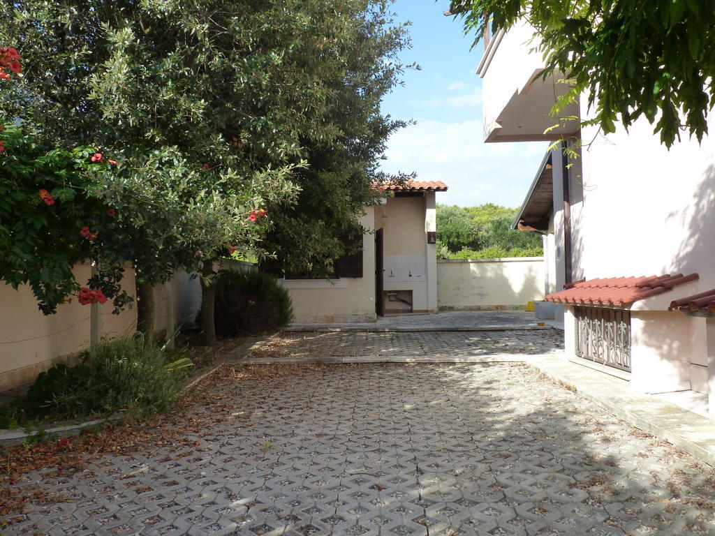 Apartments Villa Marnii Kožino Esterno foto