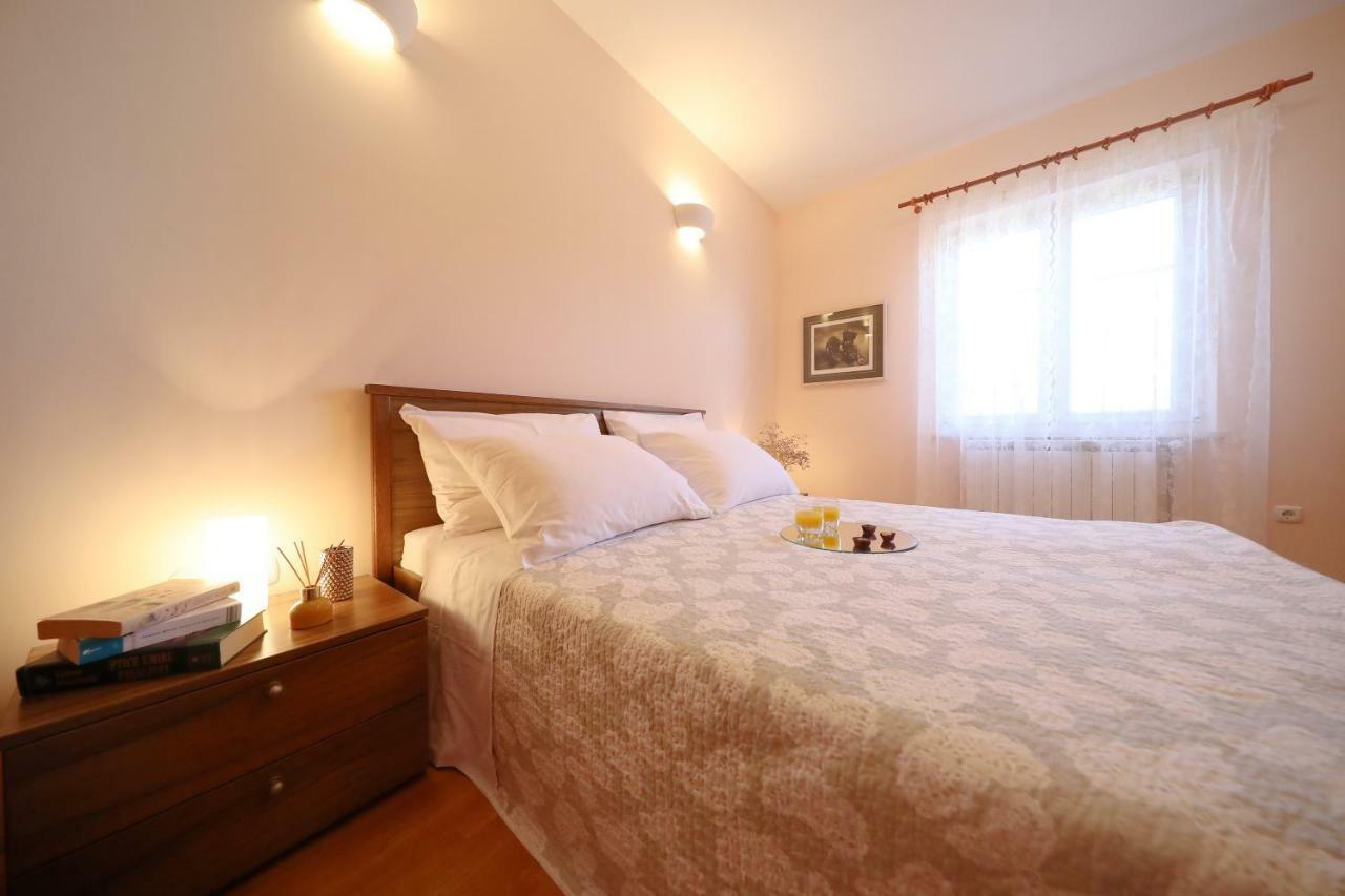 Apartments Villa Marnii Kožino Esterno foto