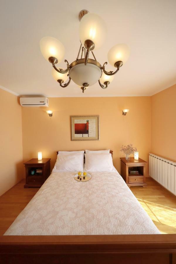 Apartments Villa Marnii Kožino Esterno foto