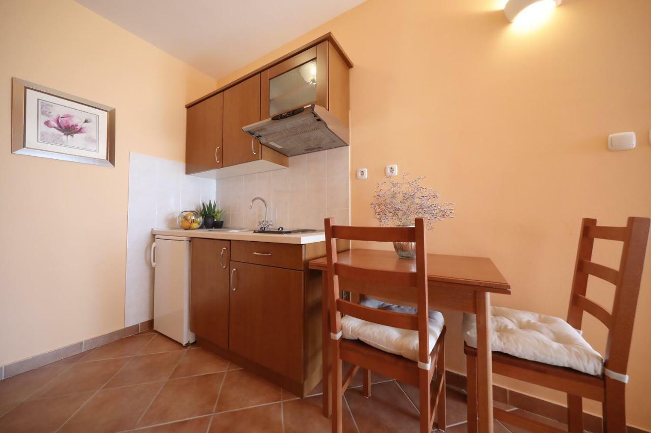 Apartments Villa Marnii Kožino Esterno foto