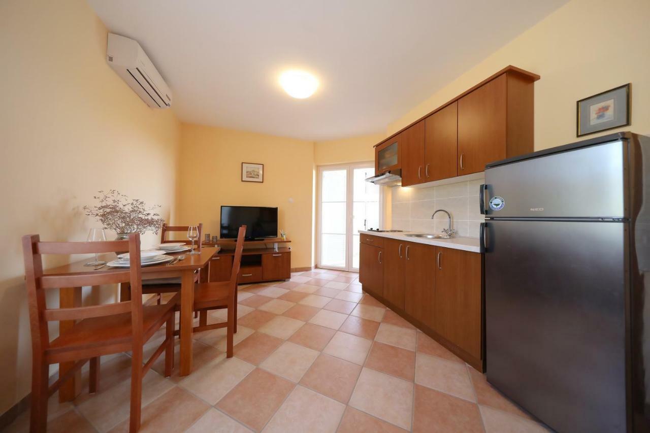 Apartments Villa Marnii Kožino Esterno foto