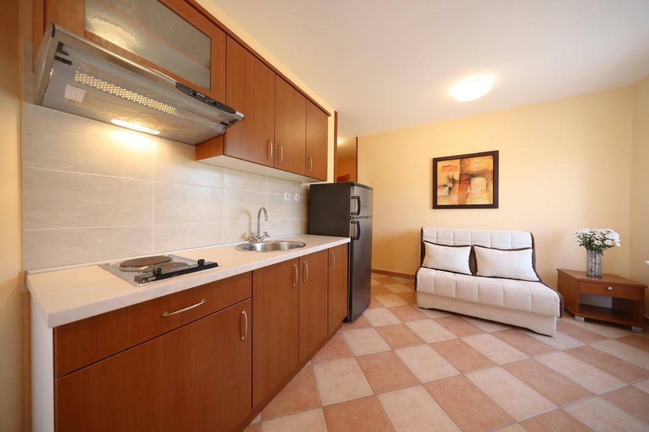 Apartments Villa Marnii Kožino Esterno foto