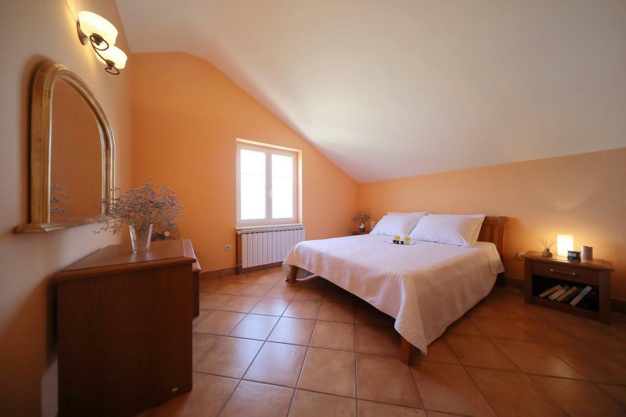 Apartments Villa Marnii Kožino Esterno foto